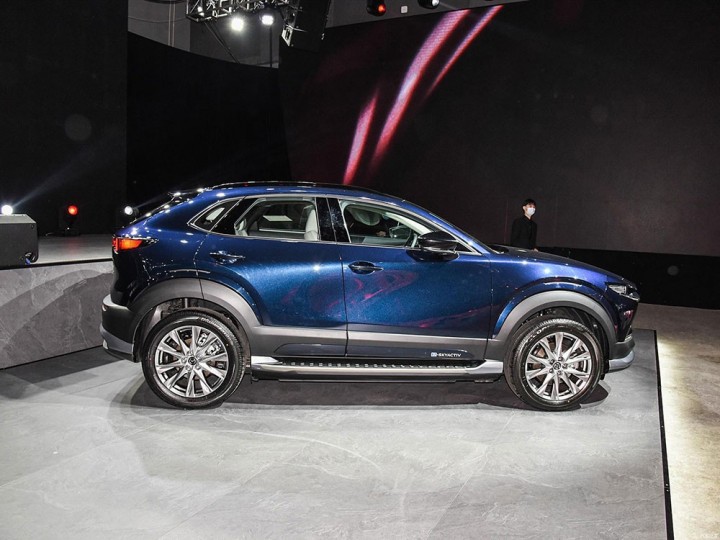 mazda-cx-30-ev-2