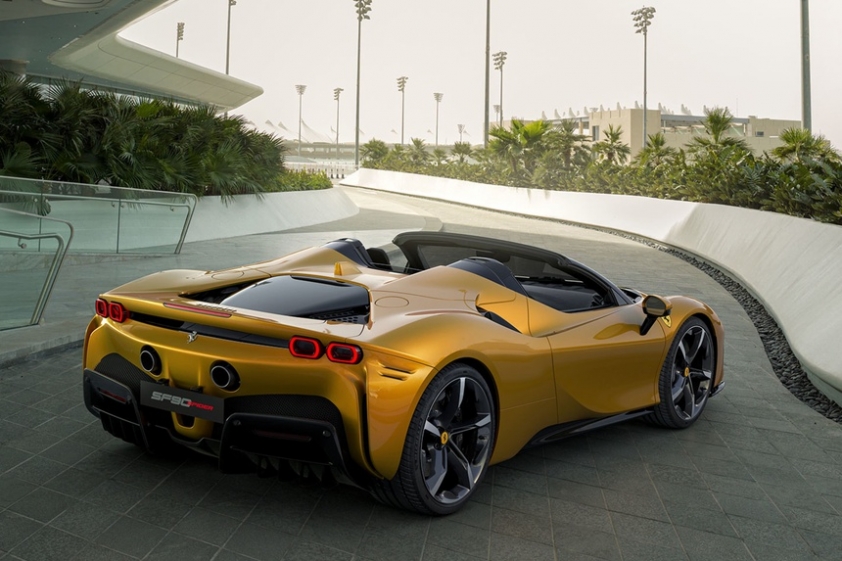 Ferrari-SF90-Stradale-3