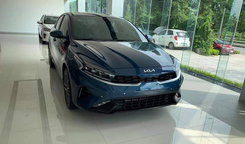 Cận cảnh Kia K3 2022 vừa về đại lý: bản cao cấp đẹp không kém Mazda 3 79757