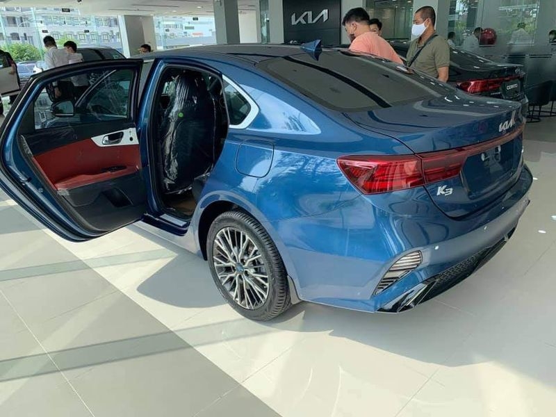 Cận cảnh Kia K3 2022 vừa về đại lý: bản cao cấp đẹp không kém Mazda 3 79758