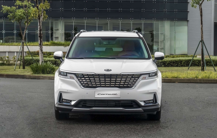 Kia-Carnival-1