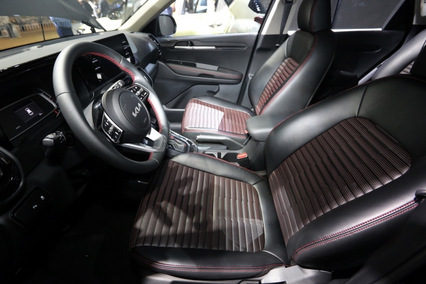 kia-sonet-4