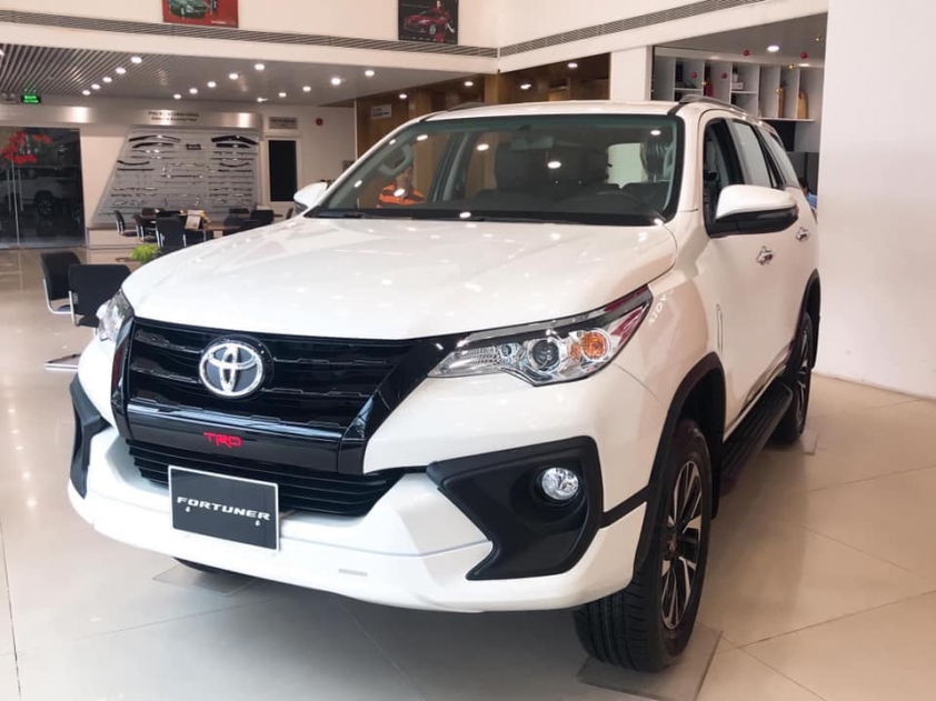 toyota-fortuner-1