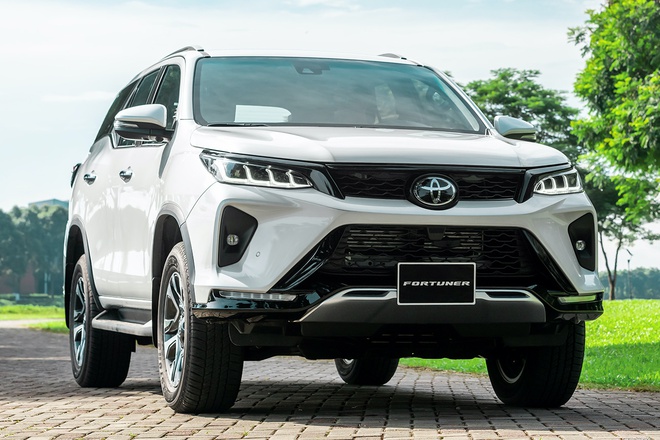 toyota-fortuner-4