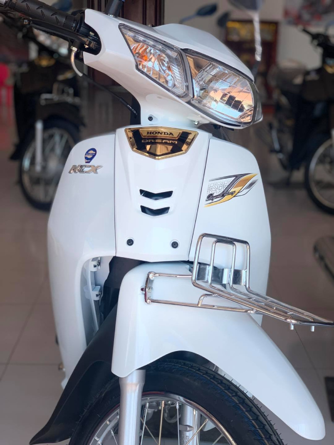 honda-dream-8