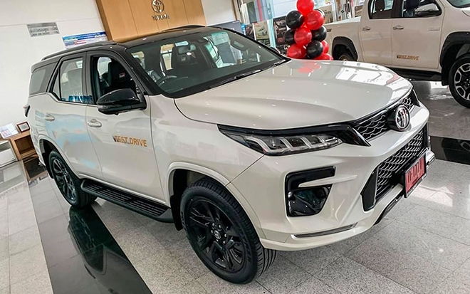 Toyota-Fortuner-GR-Sport