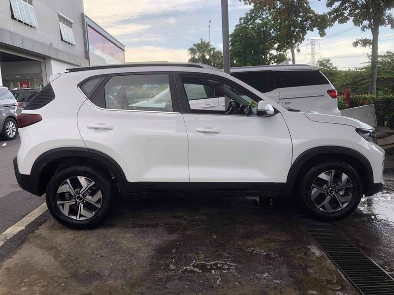 kia-sonet-4