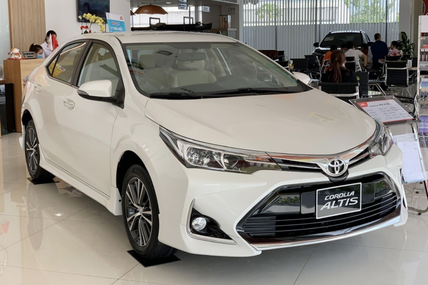 Toyota-corolla-altis