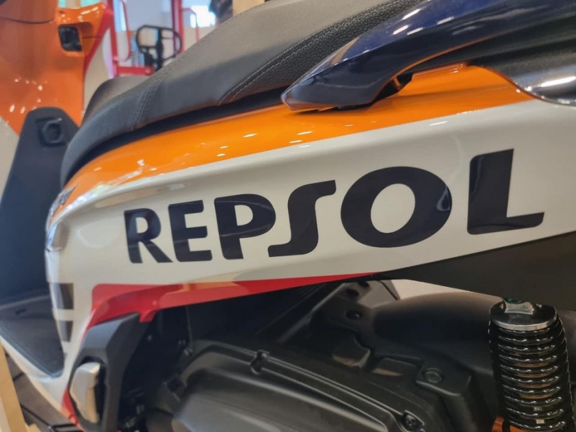 honda-sh-350i-repsol-1
