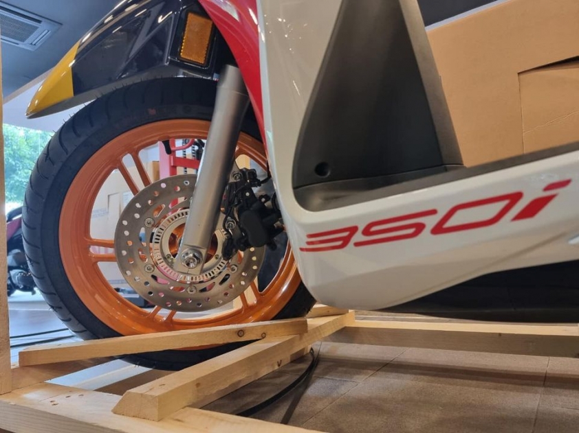 honda-sh-350i-repsol-2