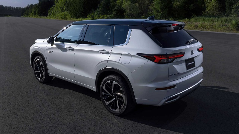 Mitsubishi-Outlander-PHEV-2022-3