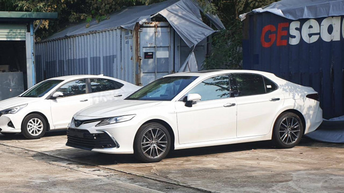 toyota-camry-hybrid