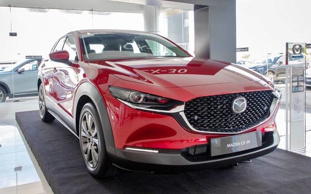mazda-uu-dai-phi-truoc-ba