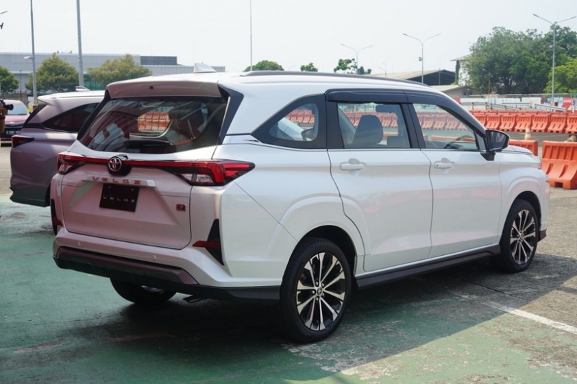 toyota-veloz-2022-2