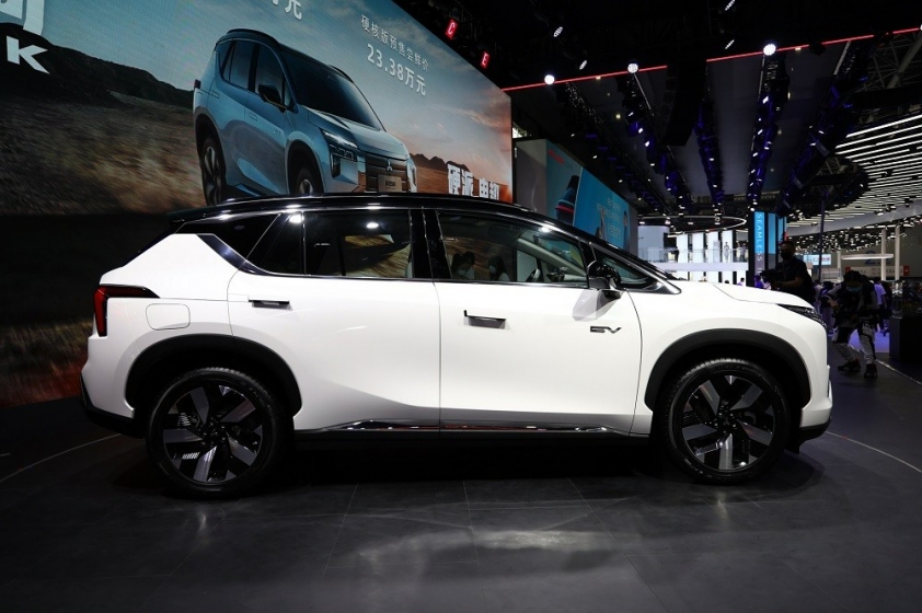 mitsubishi-airtrek-ev-2022-2