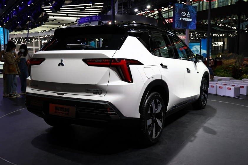 mitsubishi-airtrek-ev-2022-7