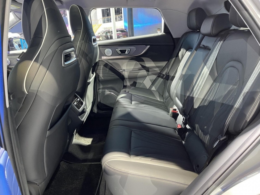 chery-omoda-5-4