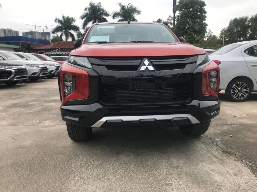 Mitsubishi-Triton-Athlete-tai-dai-ly-1