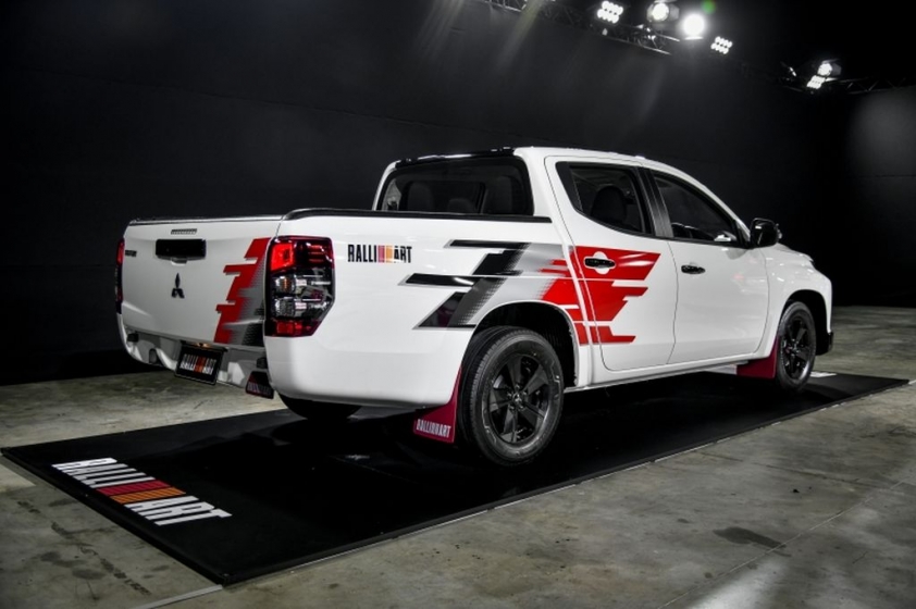 Mitsubishi-Triton-Ralliart-3