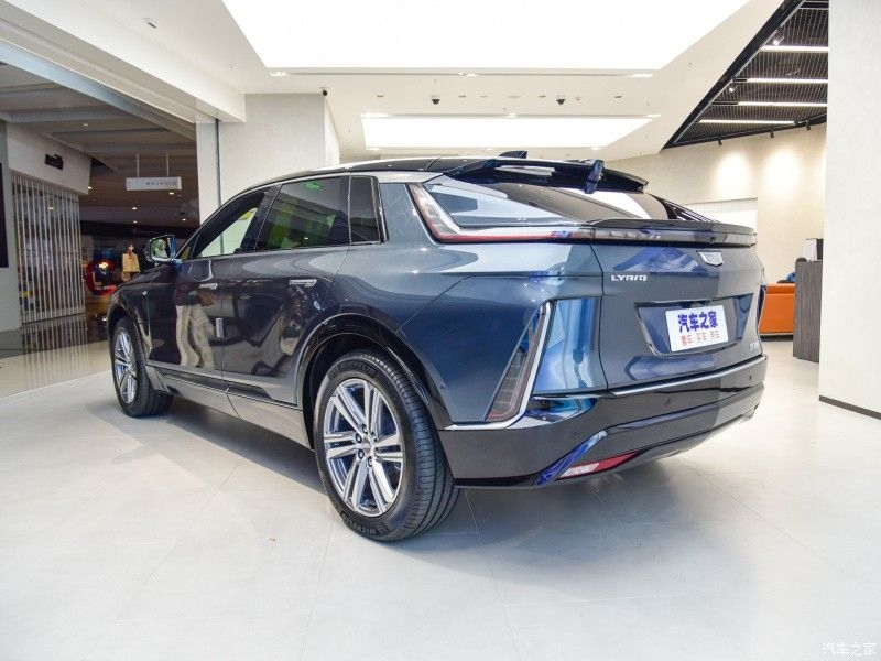 cadillac-lyriq-2