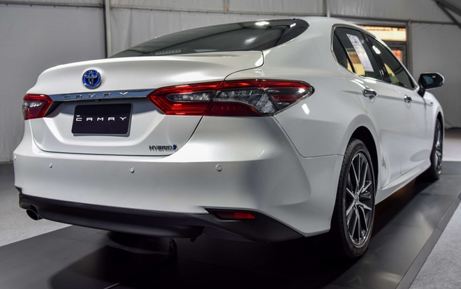 toyota-camry-2022-1