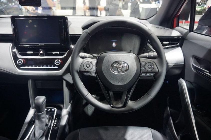 Toyota-Corolla-Cross-GR-Sport-3