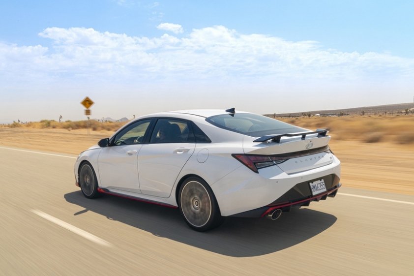 hyundai-elantra-n-2022-1