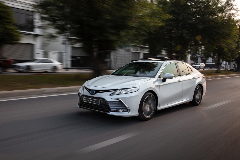 toyota-camry-hybrid