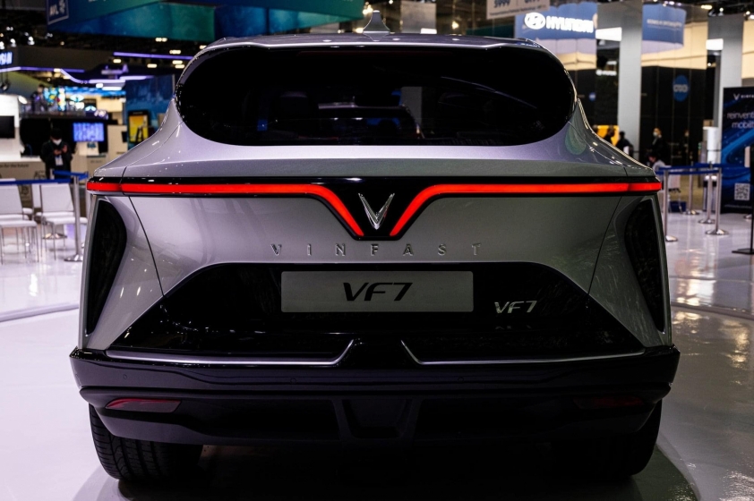 vinfast-vf7-1
