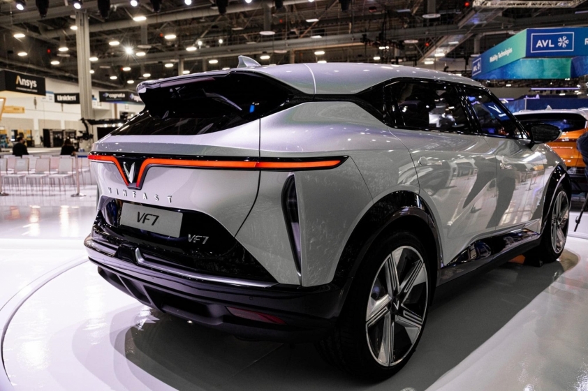 vinfast-vf7-3