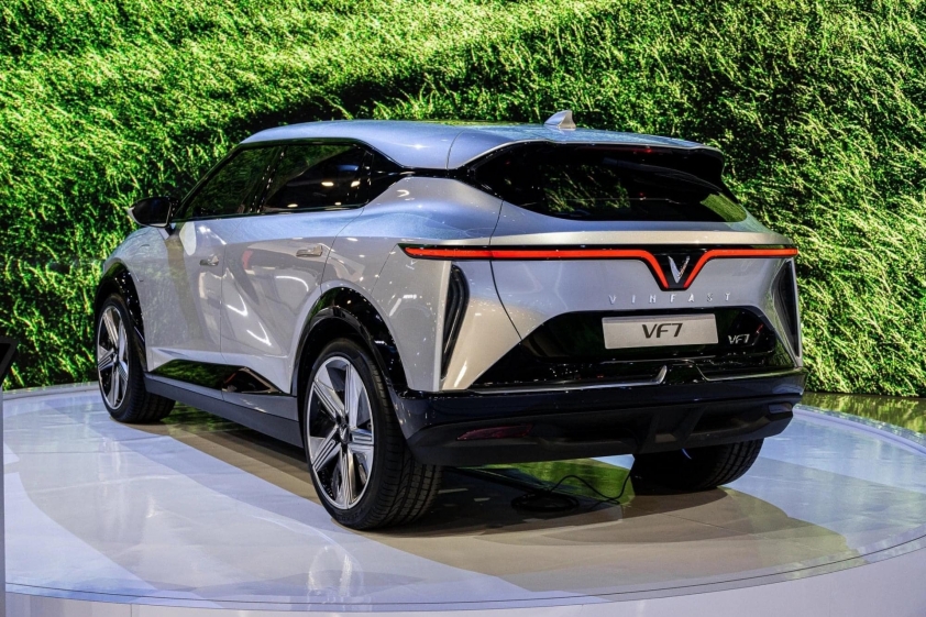 vinfast-vf7-7
