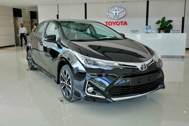 toyota-corolla-altis