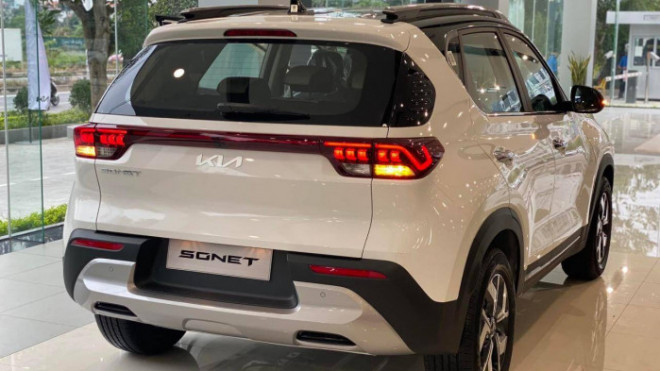kia-sonet-4