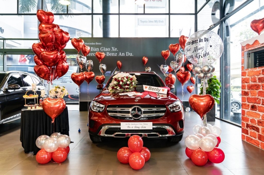 Chiếc Mercedes-Benz mà ca sĩ Bằng Kiều vừa tậu có gì đặc biệt? 105393