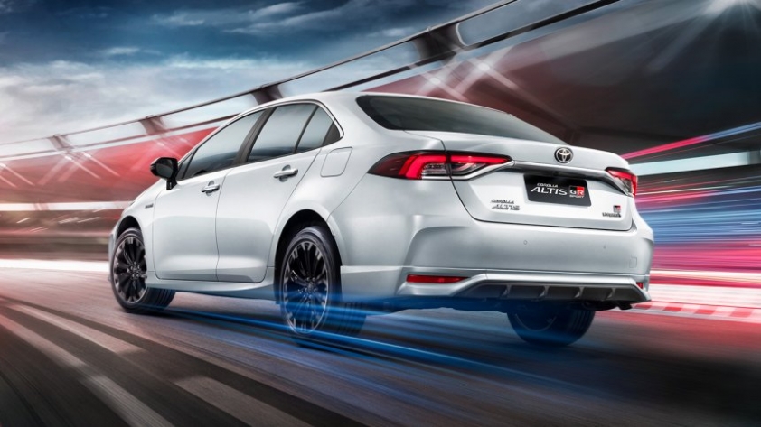 toyota-corolla-altis-gr-sport-2