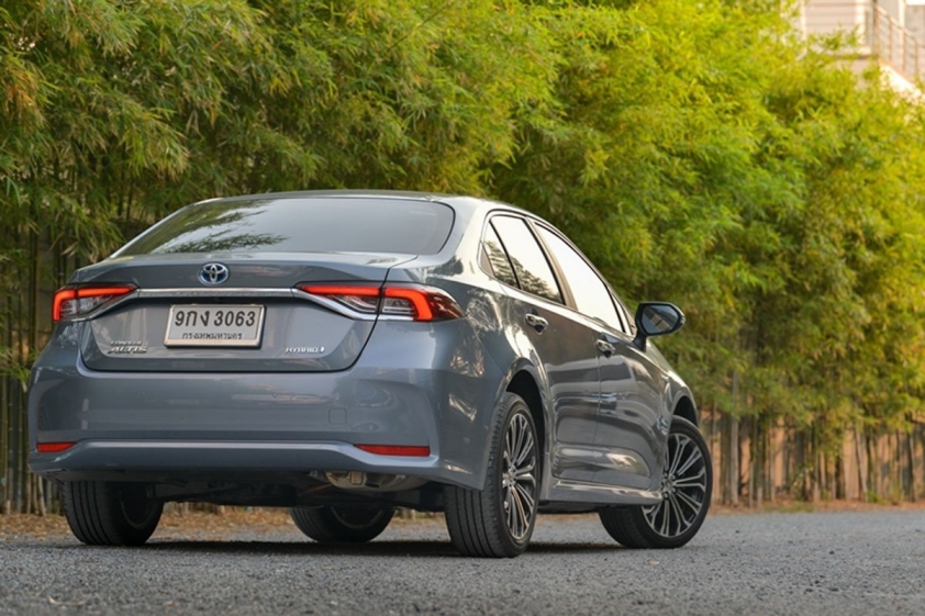 toyota-corolla-altis-2022-2