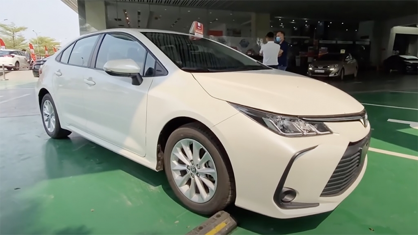 toyota-corolla-altis-2022