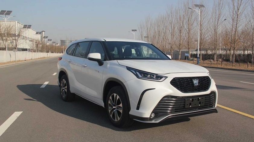 toyota-crown-kluger-1