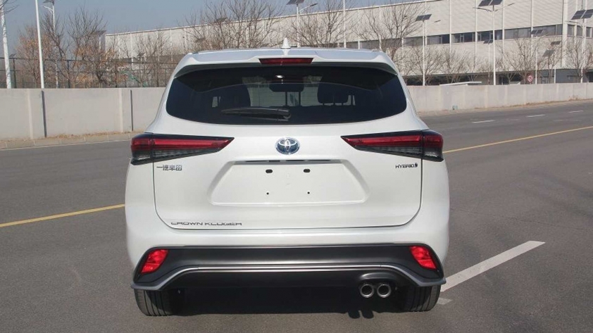 toyota-crown-kluger-2