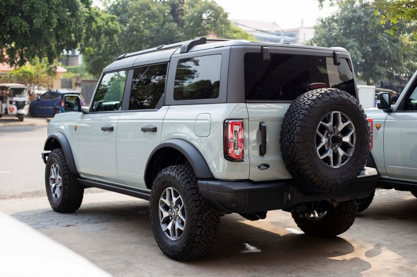 Ford-Bronco-1