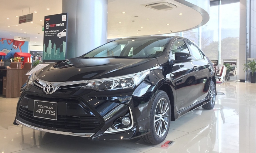 toyota-corolla-altis