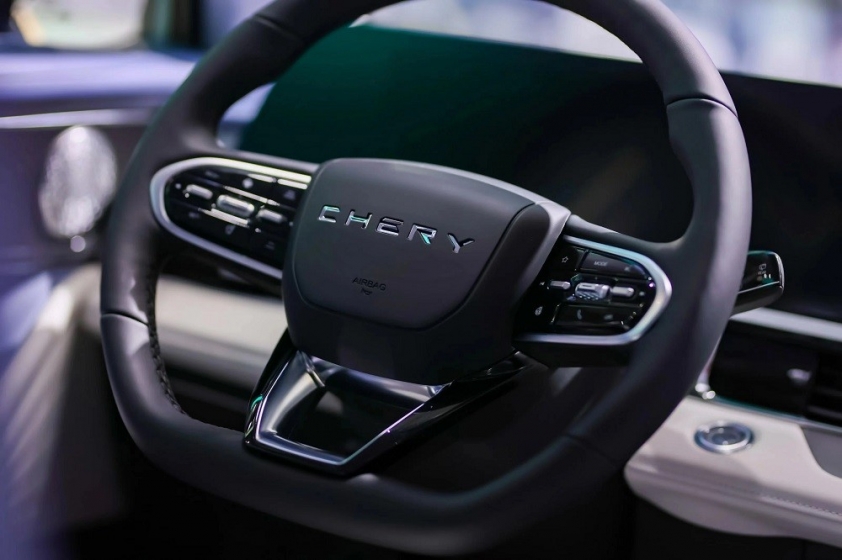 chery-omoda-5-3