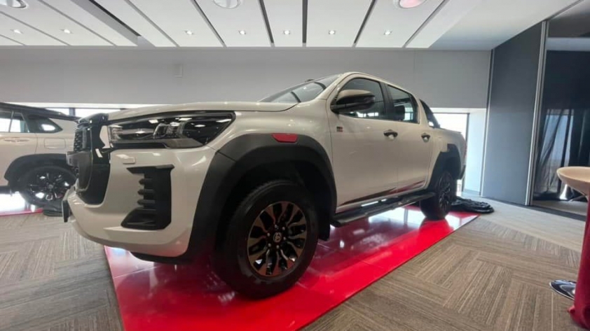 toyota-hilux-gr-sport