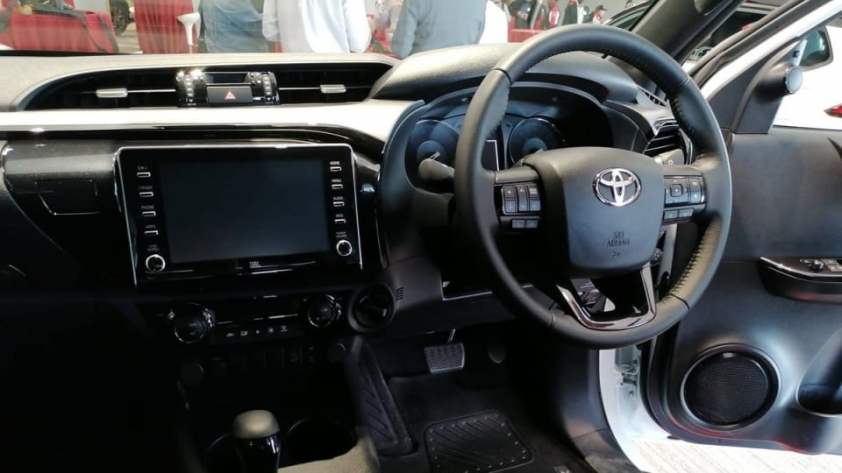 toyota-hilux-gr-sport-3