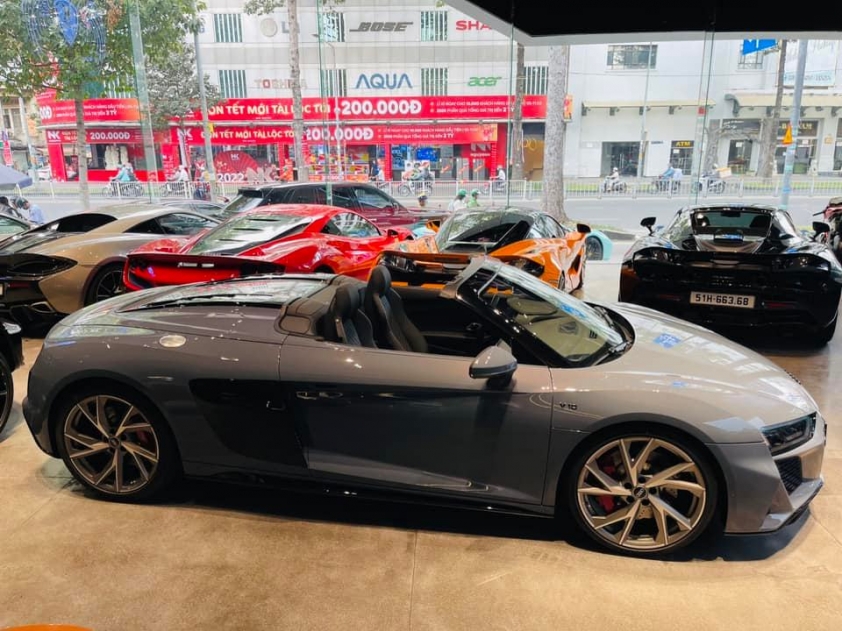 audi-r8-v10-spyder-rwd-2