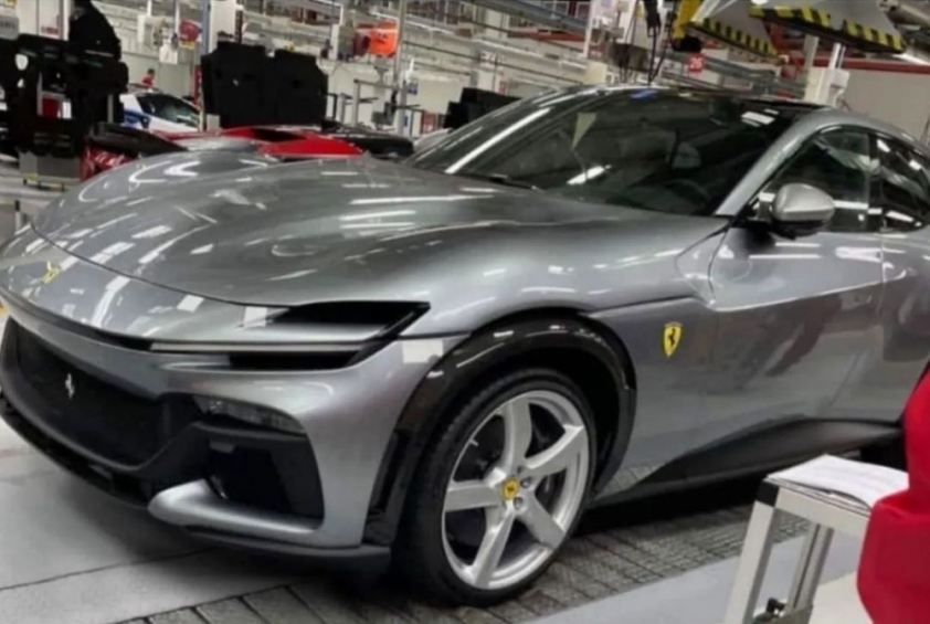 ferrari-purosangue-2023
