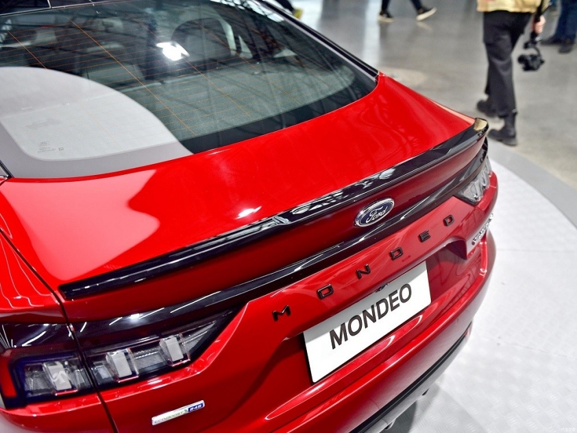 ford-mondeo-st-line-3