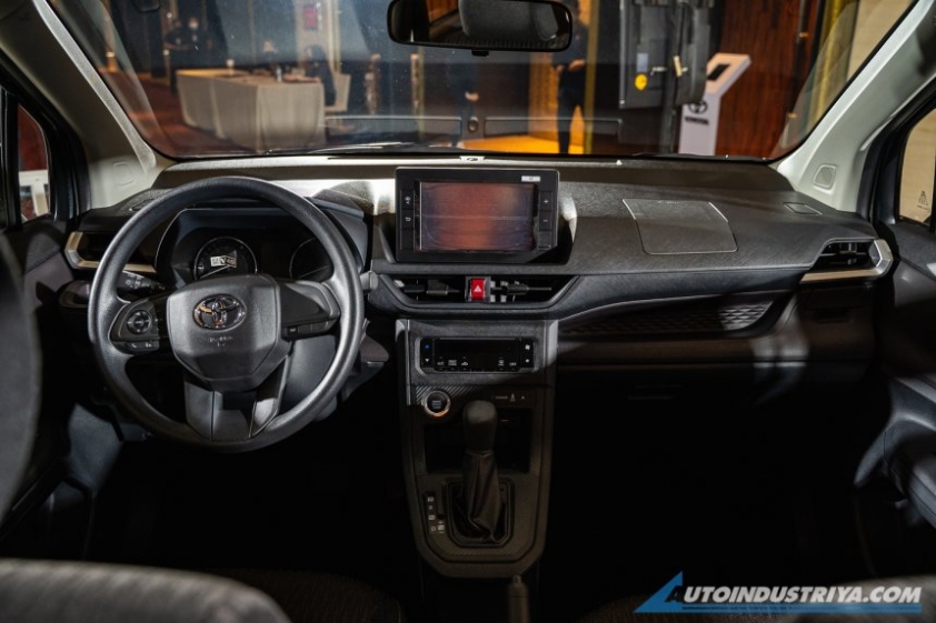 toyota-avanza-2022-3