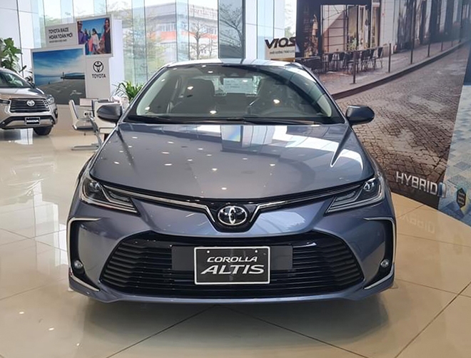 toyota-corolla-altis-V-1