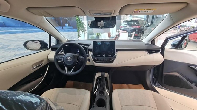 toyota-corolla-altis-V-5